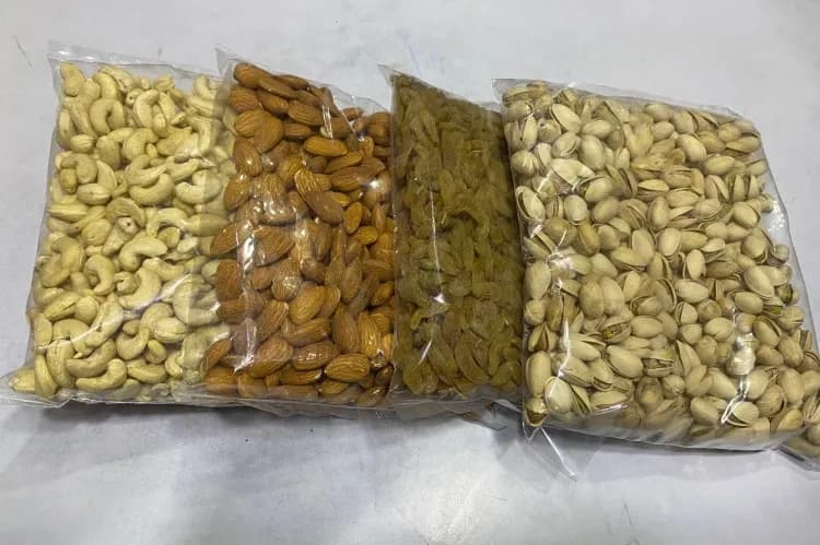 Kaju 1 Kg Pista 1 kg Badam 1 kg Kismis 1 Kg Dry Food Combo