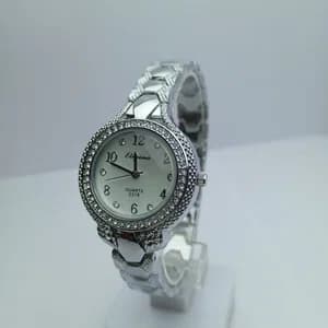 Fashionable  Round Dial Stainless Steel Waterproof Watch For Women Silver Colour