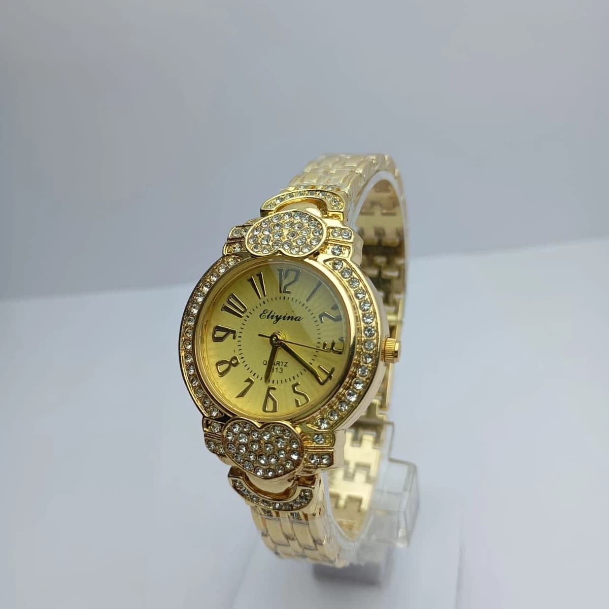 Golden Colour New Model Fashionable  Round Dial Stainless Steel Waterproof Watch For Women
