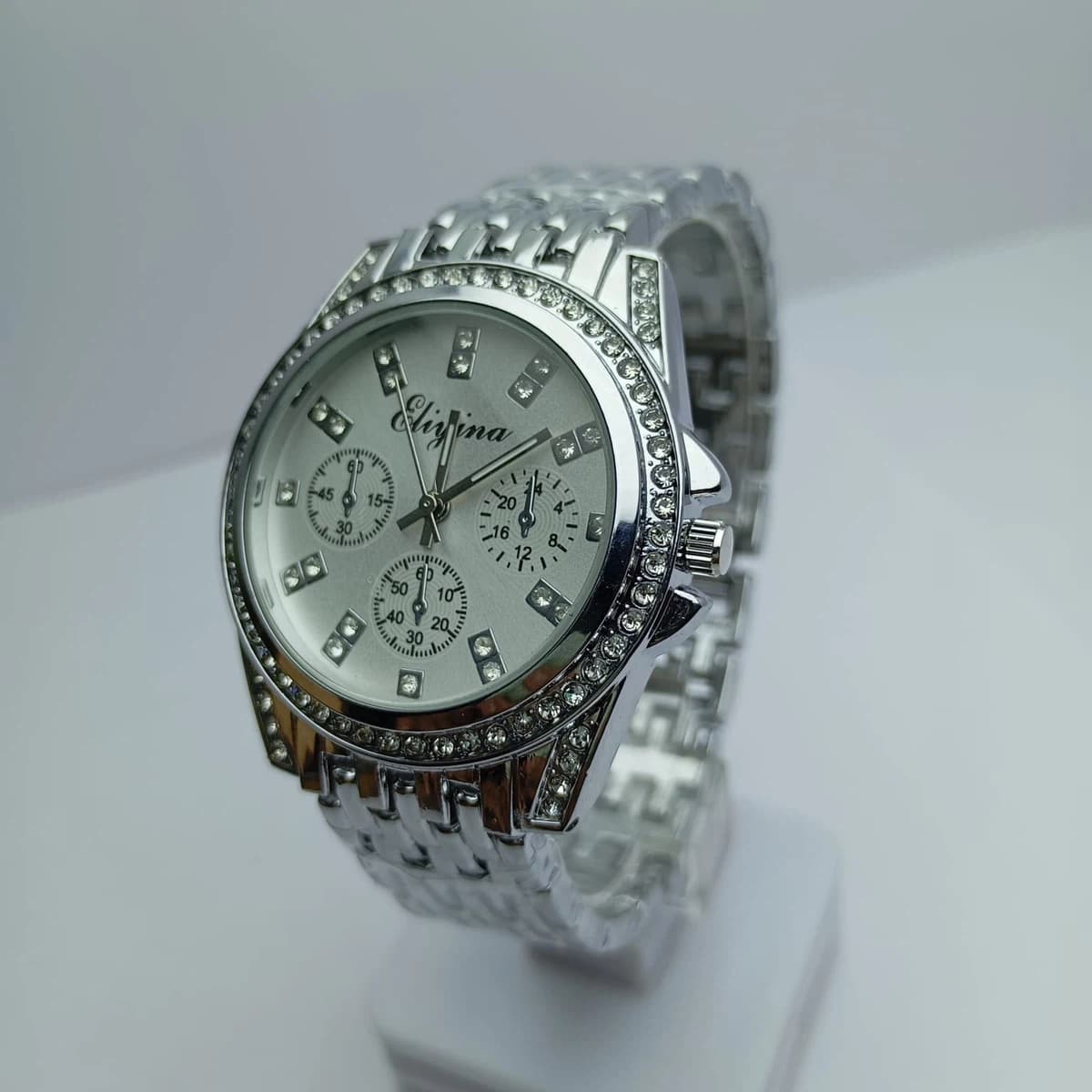 Big Size Fashionable Round Dial Stainless Steel Waterproof Watch For Women
