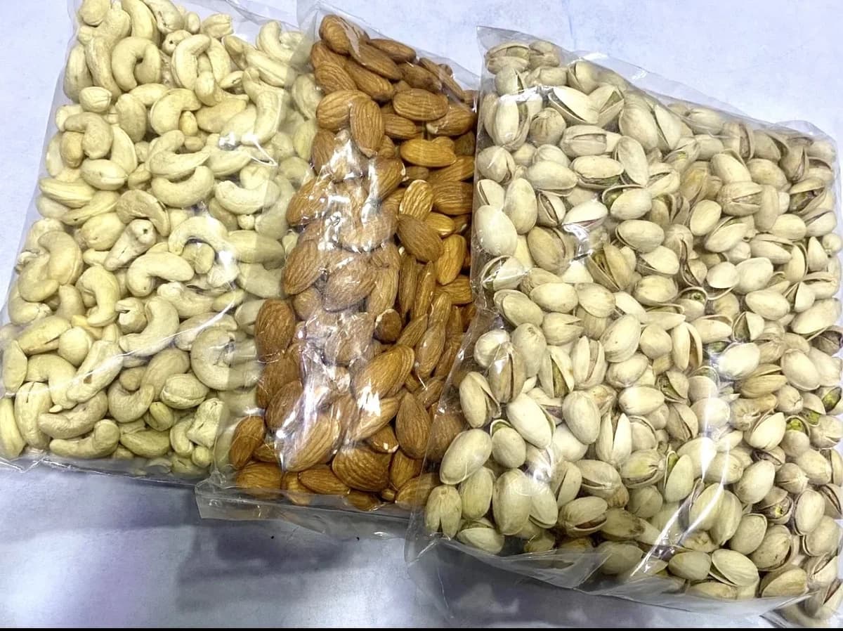 Dry Food Combo Kaju 1 Kg Pesta 1 Kg Badam 1 kg